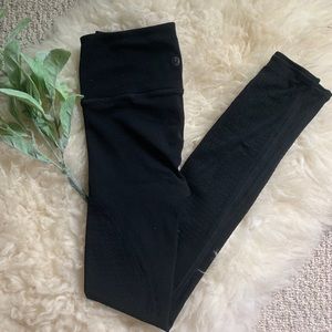 Lululemon Reveal Tight Mindful Motion 28” (4)